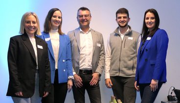 Personalveranwortliche diskutieren über Personalbindung